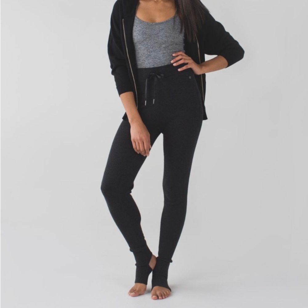 LULULEMON SAVASANA SWEATER LEGGINGS WITH STIRRUPS. SEE MEASUREMENTS FOR SIZE